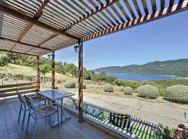New magnifique T2 terrasse vue mer dans une résidence avec piscine, ξενοδοχείο σε Serra-di-Ferro