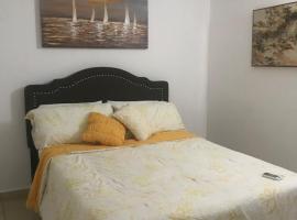 Comfortable apartment in Salinas Near everything, hotel v destinaci Coco