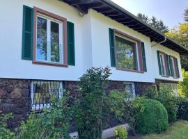 Haus Marianne am Maar| Ferienwohnungen, hotel na praia em Schalkenmehren