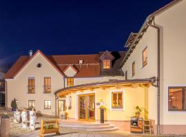 Landhotel Zum Goldenen Kreuz, Hotel in Moosbach