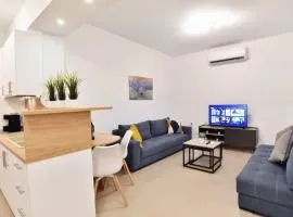 Adams Suite 2