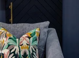 2 Bed and Bath Apartment in Belize City with Generator