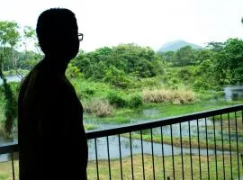 Ehalagala Lake Resort