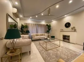 Luxurious 4BR Fully Furnished Central Villa Lahore