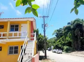 Bombinhas centro apt con kitchenette