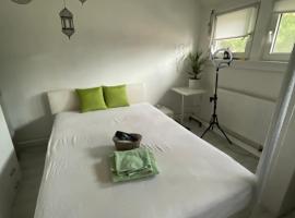 Room near fair, Zimmer neben der Messe, hotel v Frankfurtu nad Mohanem