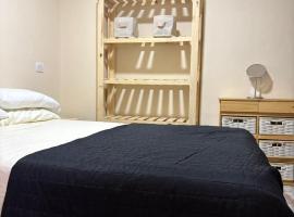 Alojamiento La Vieja Terminal, hotel in Gualeguaychú