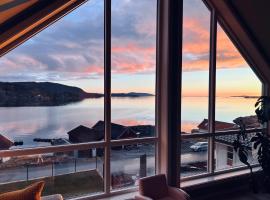 Full house with stunning view near Pulpit rock, hotel con hidromasaje en J&oslash;rpeland