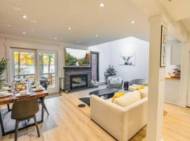 Scandi Lakefront Condo Near Big Boulder Ski!, condominio en Lake Harmony