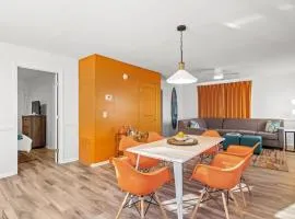 Beach Nest 2 Stylish Condo 2 Min Walk to Beach