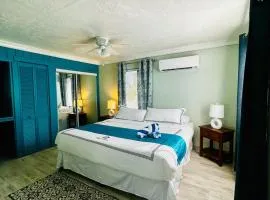 Playa Esmeralda Inn Suite 2