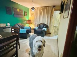 Caba&ntilde;a rinc&oacute;n del salto, hotel com piscina em Cabrero