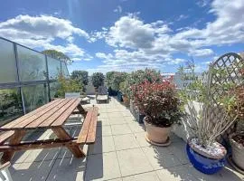 Penthouse au cœur de Lorient avec terrasses, spa, parking sécurisé et proche des plages - FR-1-349-225