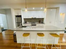 Perfect Family Home pet-friendly in Rosebud plus BBQ