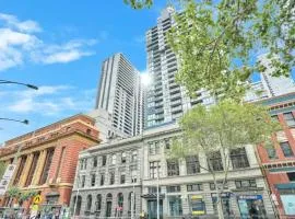 City Point - Luxury Apt with parking pool tennis