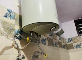 Hotel Best Stay Near By Bus And Railway Station, hotel v destinaci Haridvár