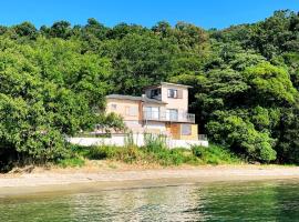 villa chillon, hotel com banheiras de hidromassagem em Shodoshima