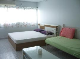 T8 Guest House Don Mueang Challenger, hotel in Bangkok
