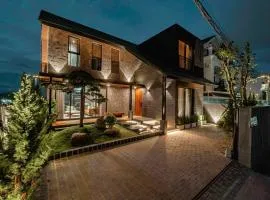 Villa Nam Hồ 3 Phòng Ngủ