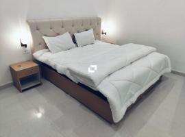 Khajuraho Hostel, spa hotel in Khajurāho