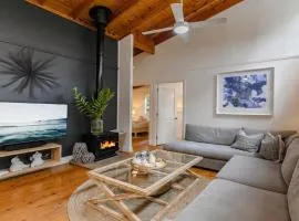Tanglewood Pearl Beach- firepit, pet friendly, stroll to beach