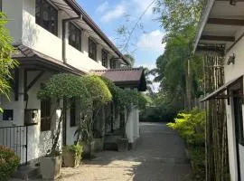 The Manor 1926