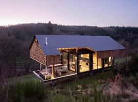 Hutstuf - The Badger & hottub, hotel v destinaci Bertogne