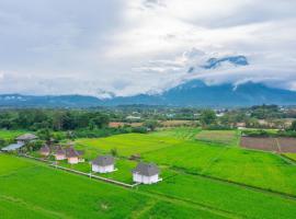 บ้านผ่อดอยกอยดาวพรีเมี่ยม, hotel v destinaci Ban Sop Nong