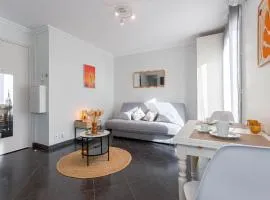 Rue Hoche by Halldis