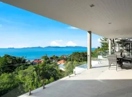 Penthouse 2BR Seaview Top Floor