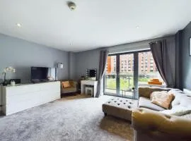 Cosy studio with balcony views