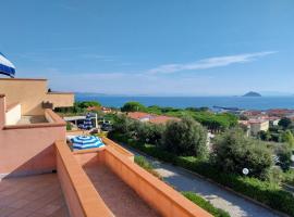 Monolocale 3 con terrazzo vista mare, hotell i Cavo