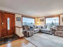 5 Mi to Dtwn Seattle Home with Ocean and City Views