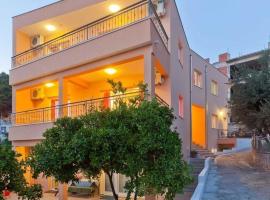 Apartments Branka, ξενοδοχείο σε Podgora