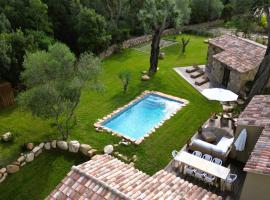 Domaine de Gialla Bergerie I Pini, 8 pers, piscine chauffée, 10 mn plage, hotel a Arraggio