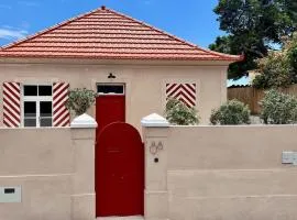 THE BOAT HOUSE Sea Front and Private Pool