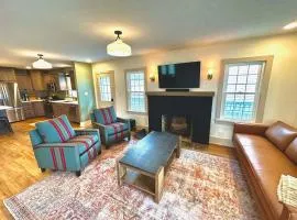 Tippecanoe Lakefront Classic Cottage