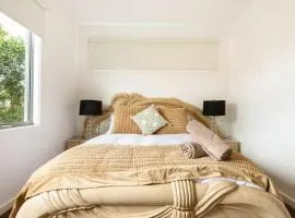 Cozy Home 2mins walk to Rye Beach with Parking and Fast Internet