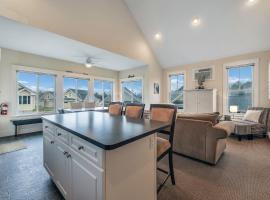 The Meadowlark - 115 Butternut, hotel with pools in Cherry Valley