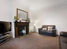 Unique! 5BR in Queen Street