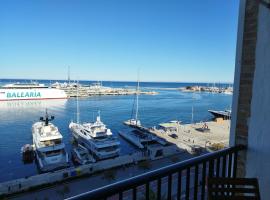 Moderno apartamento centrico con incre&iacute;bles vistas al mar、デニアのホテル