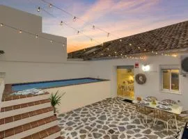 Private House PRIVATE POOL Private Andalusian Courtyard BBQ Near Historic Center