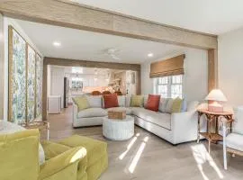 Walk to Lake Texoma Kingston Retreat with Deck!