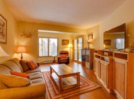 Shuttle to Vail Resort Condo with Hot Tub Access, hotel em Vail