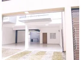 Diyawanna Villa - Deluxe Double Room in Colombo