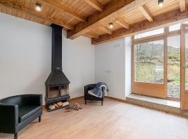 Casa de monta&ntilde;a - A Palleira do Curral&oacute;n，Pradoalvar的木屋