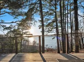Lakefront Escape on Lake Hudson cabin