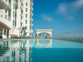 Great views and tons of amenities