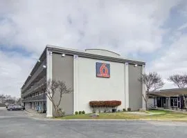 Studio 6 Mesquite, TX Town East