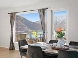 6 bedroom house with great view